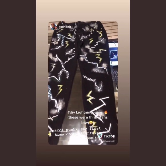 Hand painted Lightning jeans -size:5 - Picture 1 of 2